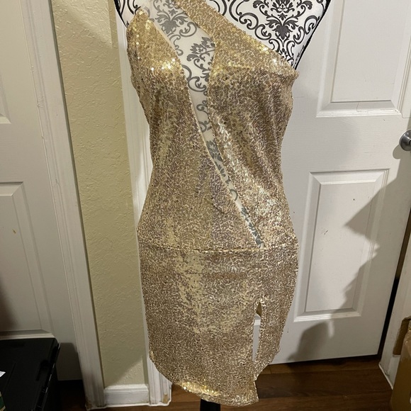 Gold Sequined Party Dress - Picture 3 of 6
